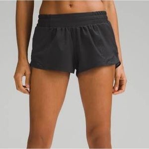 Lululemon 💫 Hotty Hot Low-Rise Lined Short 2.5" Size 8
